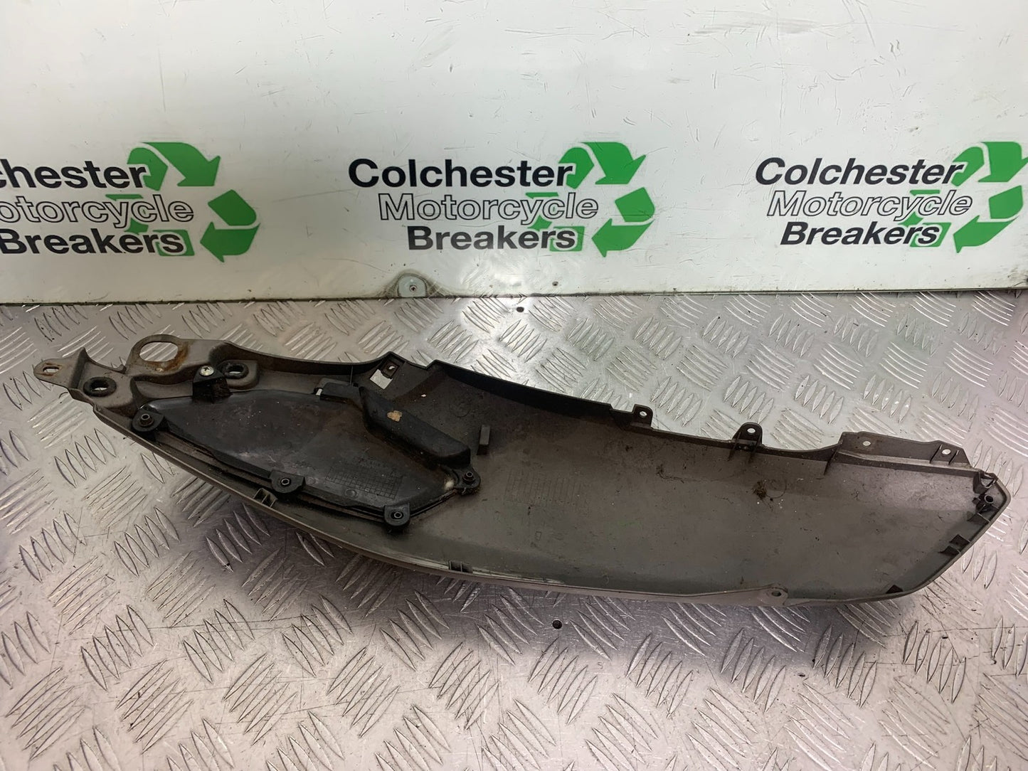 YAMAHA NMAX-125 N MAX 125 LEFT SEAT PANEL  YEAR 2015-2020  (CMB1231)