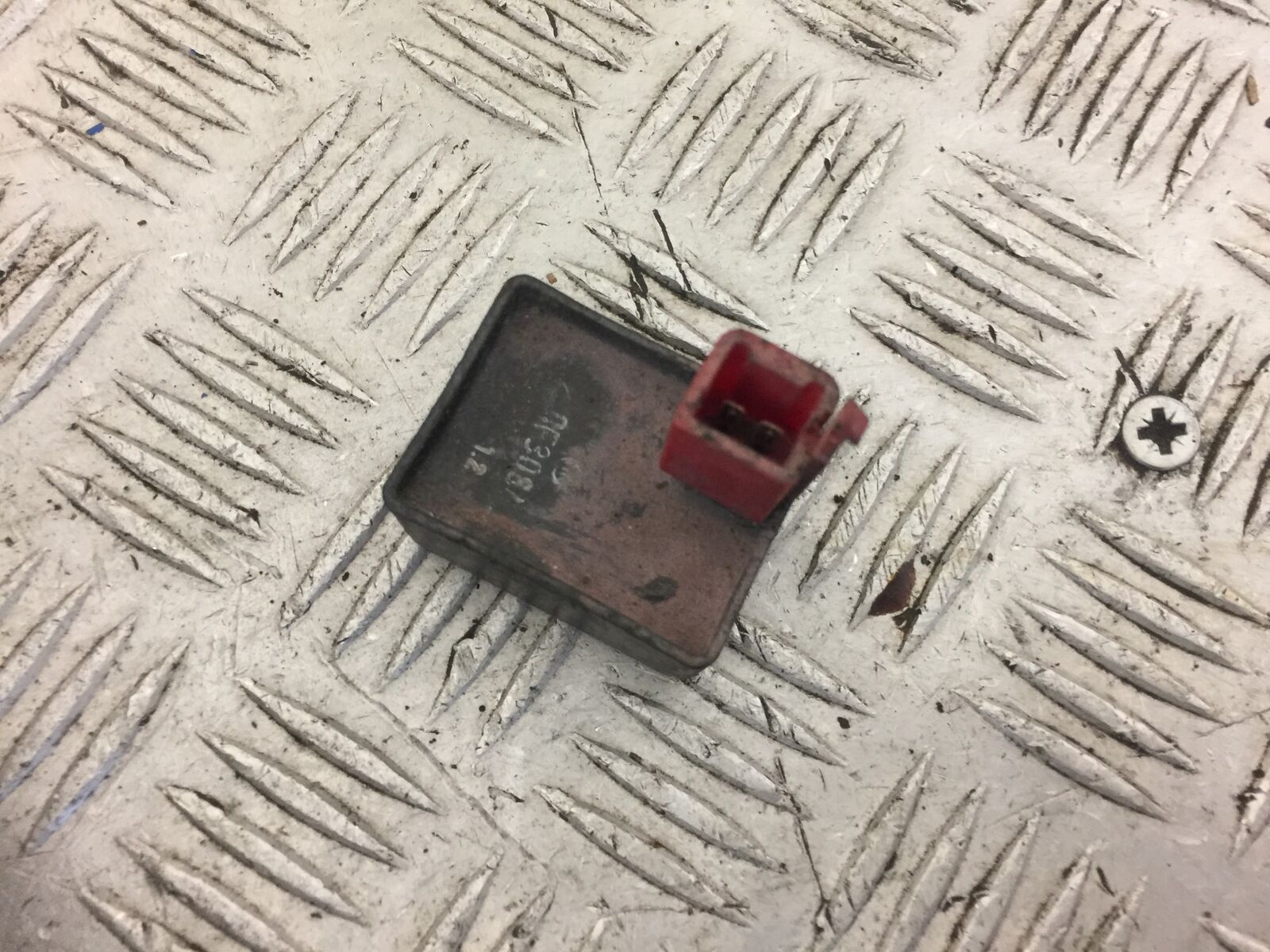 KAWASAKI ZXR 750 L MAIN RELAY  YEAR 1990  (STOCK 519)