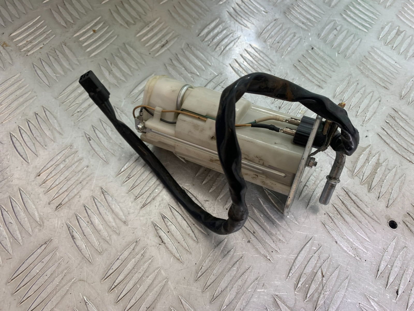 KAWASAKI ZX10R ZX 10R PETROL PUMP  YEAR 2011-2015 (CMB1154)