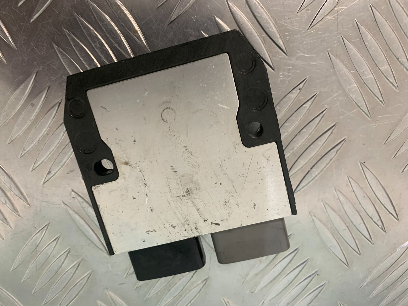 HONDA CBR650 R CBR 650R REGULATOR  YEAR 2019-2020 (STOCK 952)