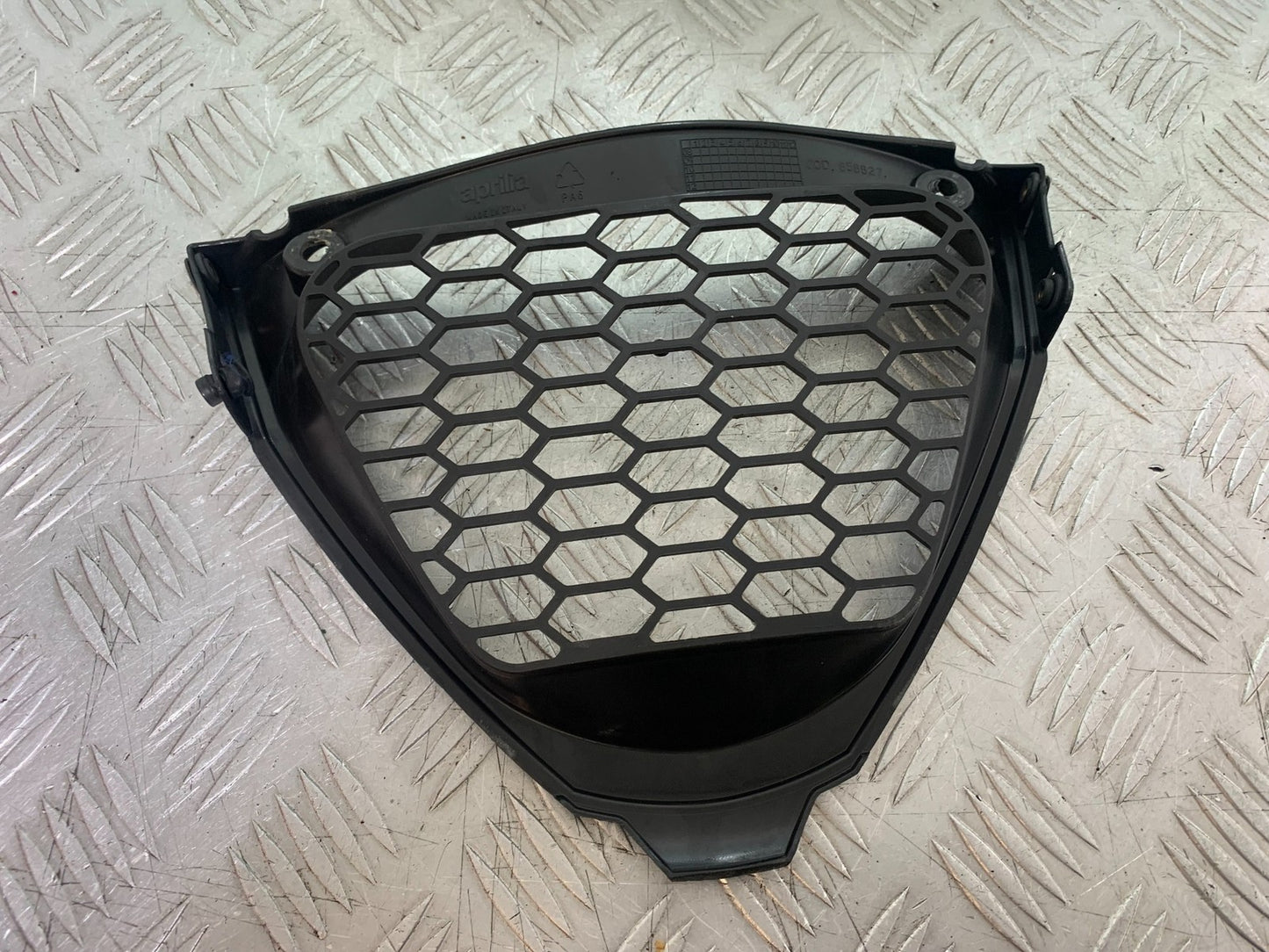 APRILIA RSV4 FACTORY OIL COOLER GRILL  YEAR 2009-2012 (CMB1224)
