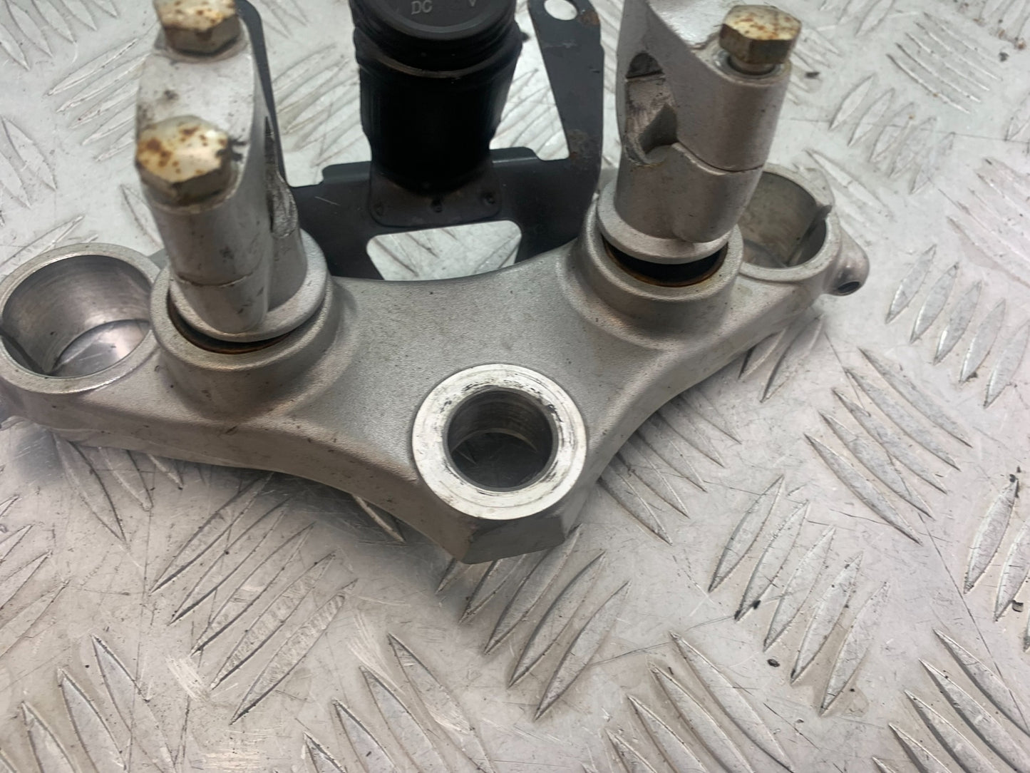 YAMAHA XV535 XV 535 VIRAGO TOP YOKE  YEAR 1994-02 (CMB1162)