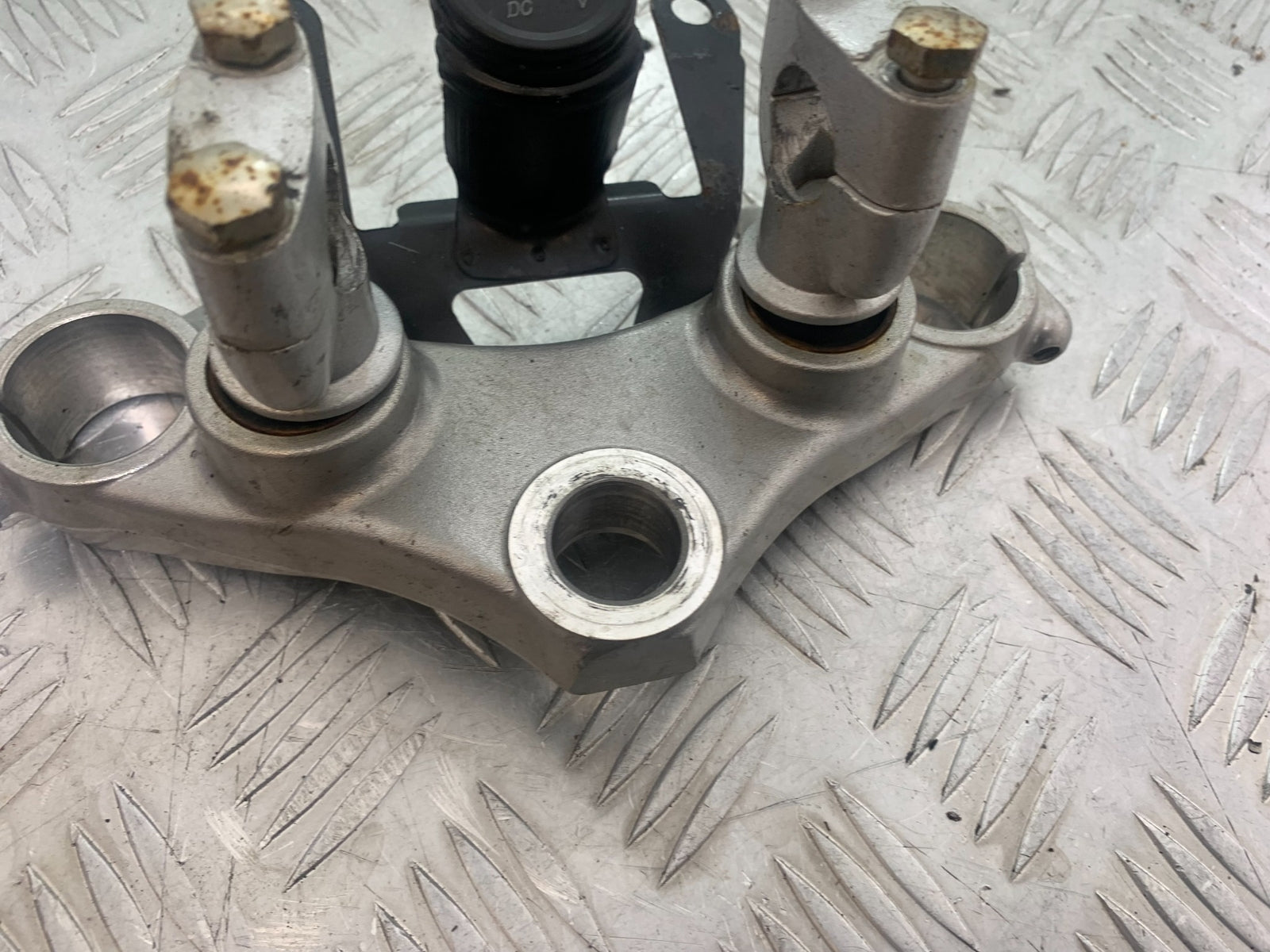 YAMAHA XV535 XV 535 VIRAGO TOP YOKE  YEAR 1994-02 (CMB1162)