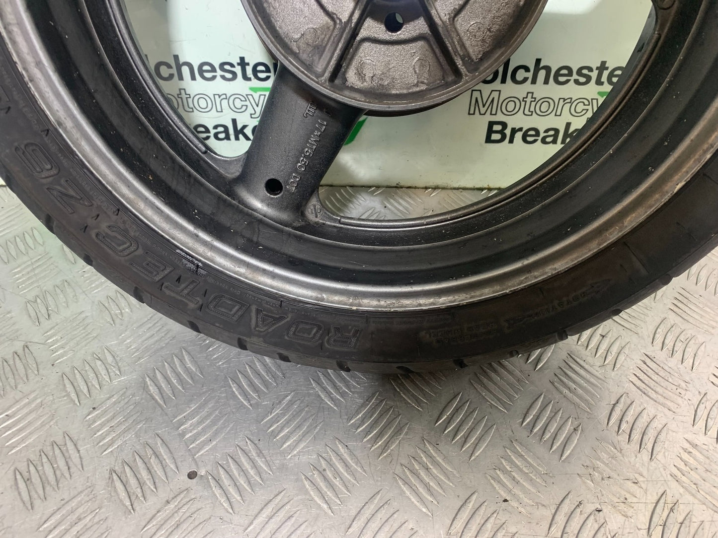 SUZUKI GSX750 INAZUMA REAR WHEEL  YEAR 1998-2003 (CMB1308)
