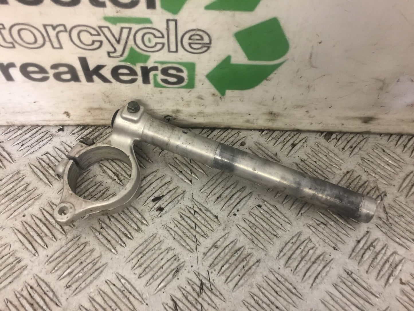 SUZUKI GSXR1000 K1 K2 RIGHT BAR   YEAR 2001 (STOCK NO 644)