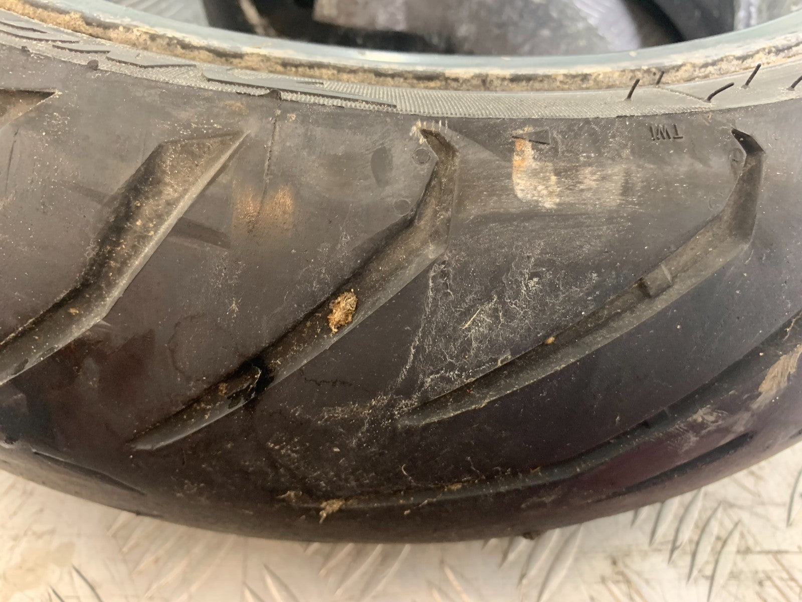 SUZUKI RF900 RF 900 REAR WHEEL  YEAR 1994-1999 CMB1326