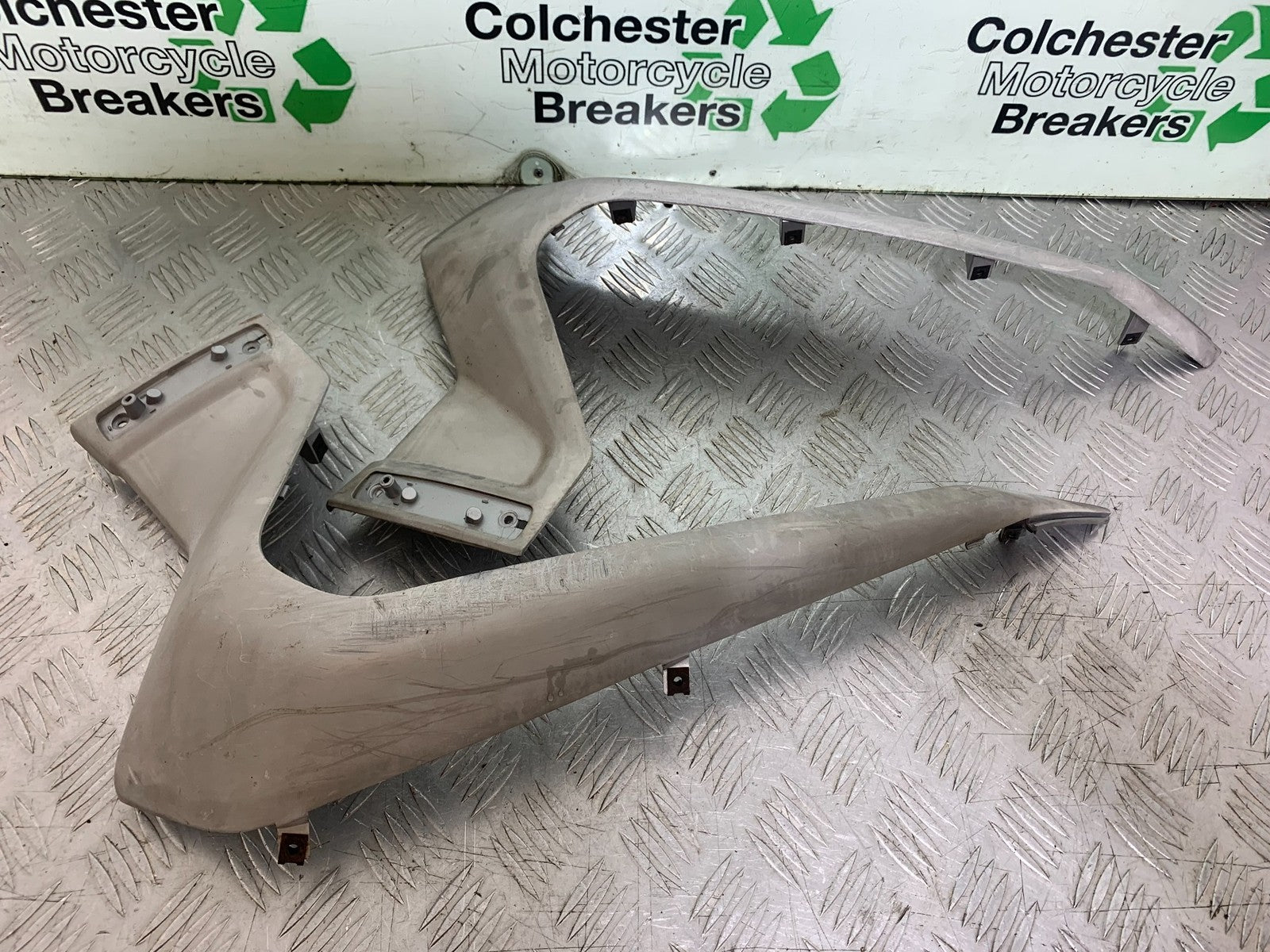 YAMAHA XMAX 250 XMAX 250 LEFT AND RIGHT LOWER PANELS  YEAR 2006-09 (CMB1201)