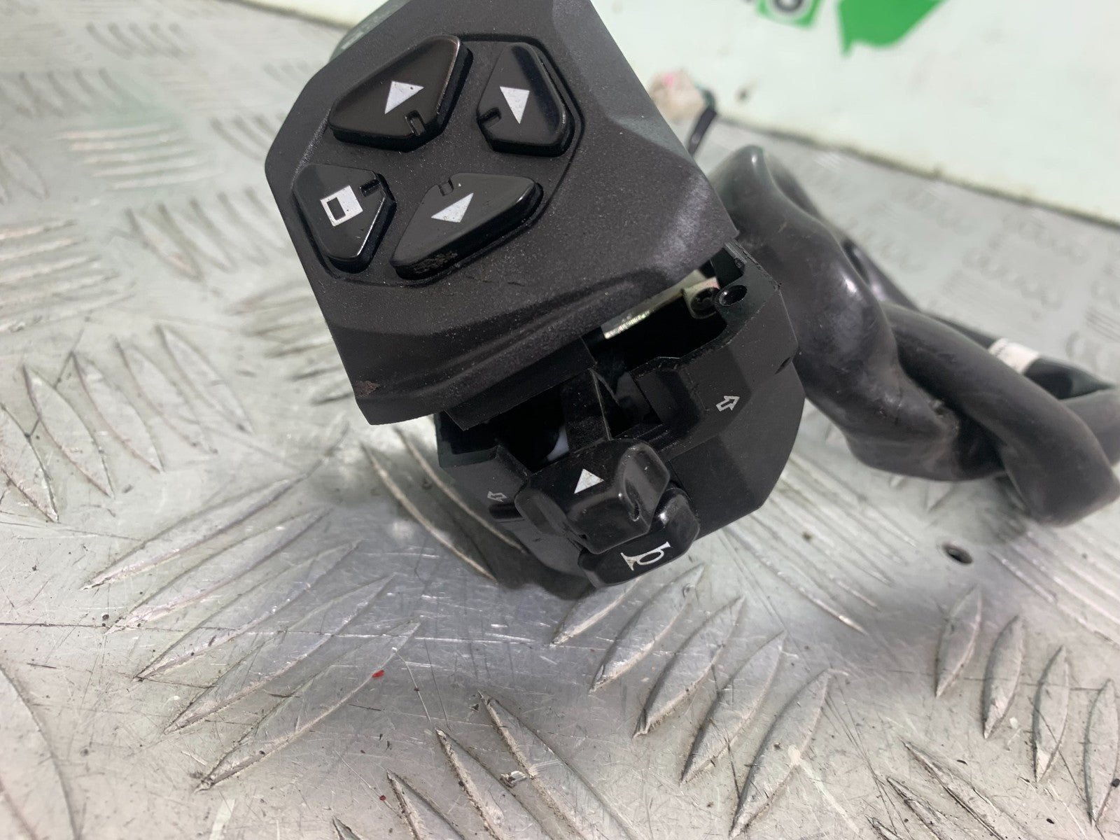 APRILIA RS660 RS 660 LEFT SWITCH GEAR  YEAR 2020-2024 (CMB1202)
