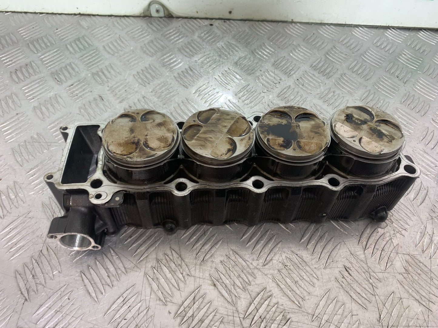 YAMAHA YZF R1 4C8 BARRELS AND PISTONS  YEAR 2007-2008 (CMB1237)