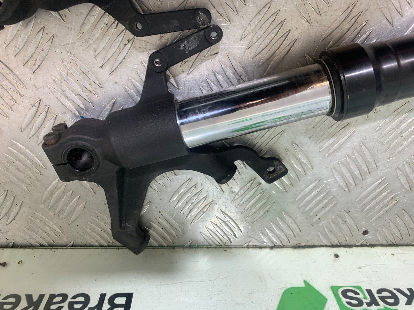 YAMAHA YZF R1 14 B BIG BANG FORKS  2009-14 (CMB1175)