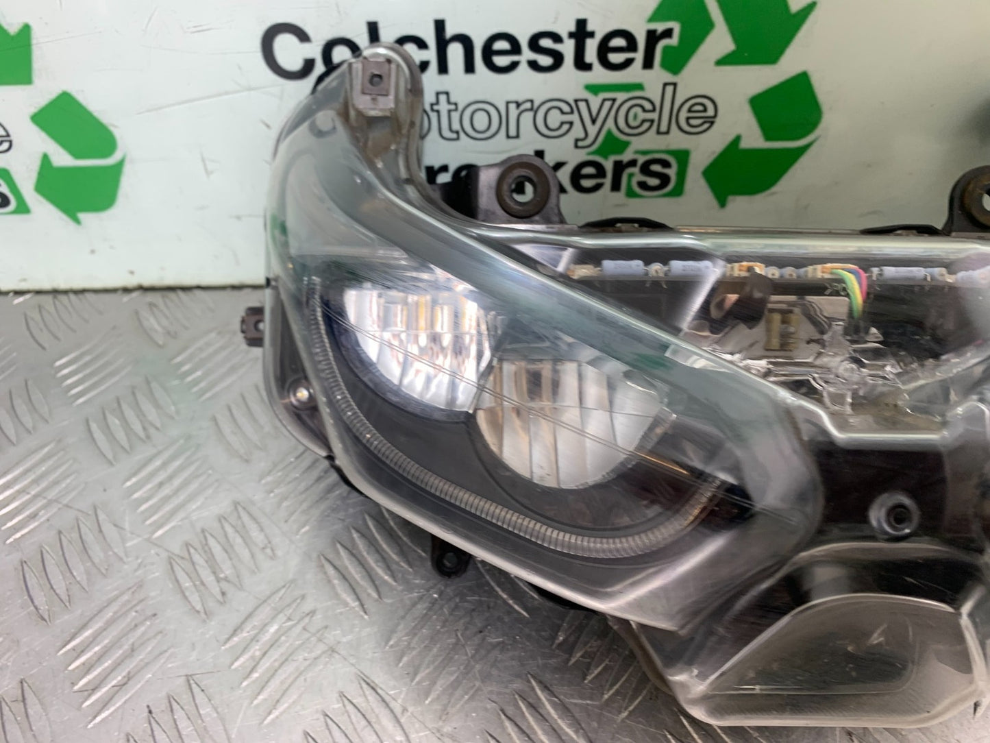 YAMAHA XMAX 300 HEADLIGHT  YEAR 2017-2020 (CMB1218)