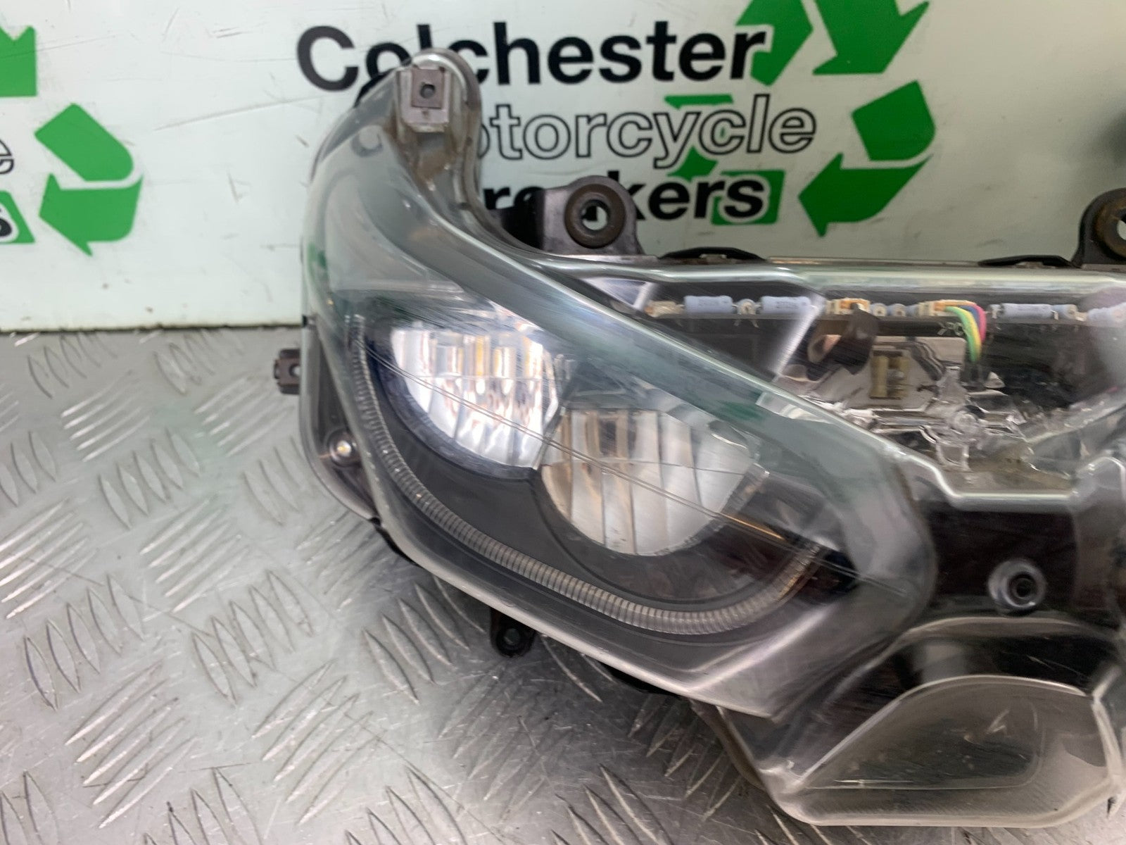 YAMAHA XMAX 300 HEADLIGHT  YEAR 2017-2020 (CMB1218)
