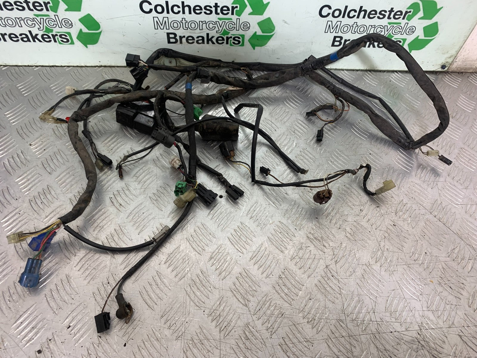 SUZUKI GSF600 GSF 600 BANDIT WIRING LOOM    2000-2004 (CMB1269)