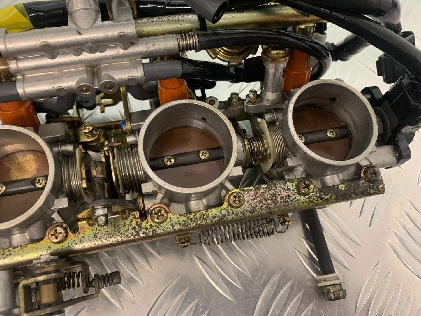 YAMAHA FJR1300 FJR 1300 THROTTLE BODIES  YEAR 2001-05 (STOCK 946)