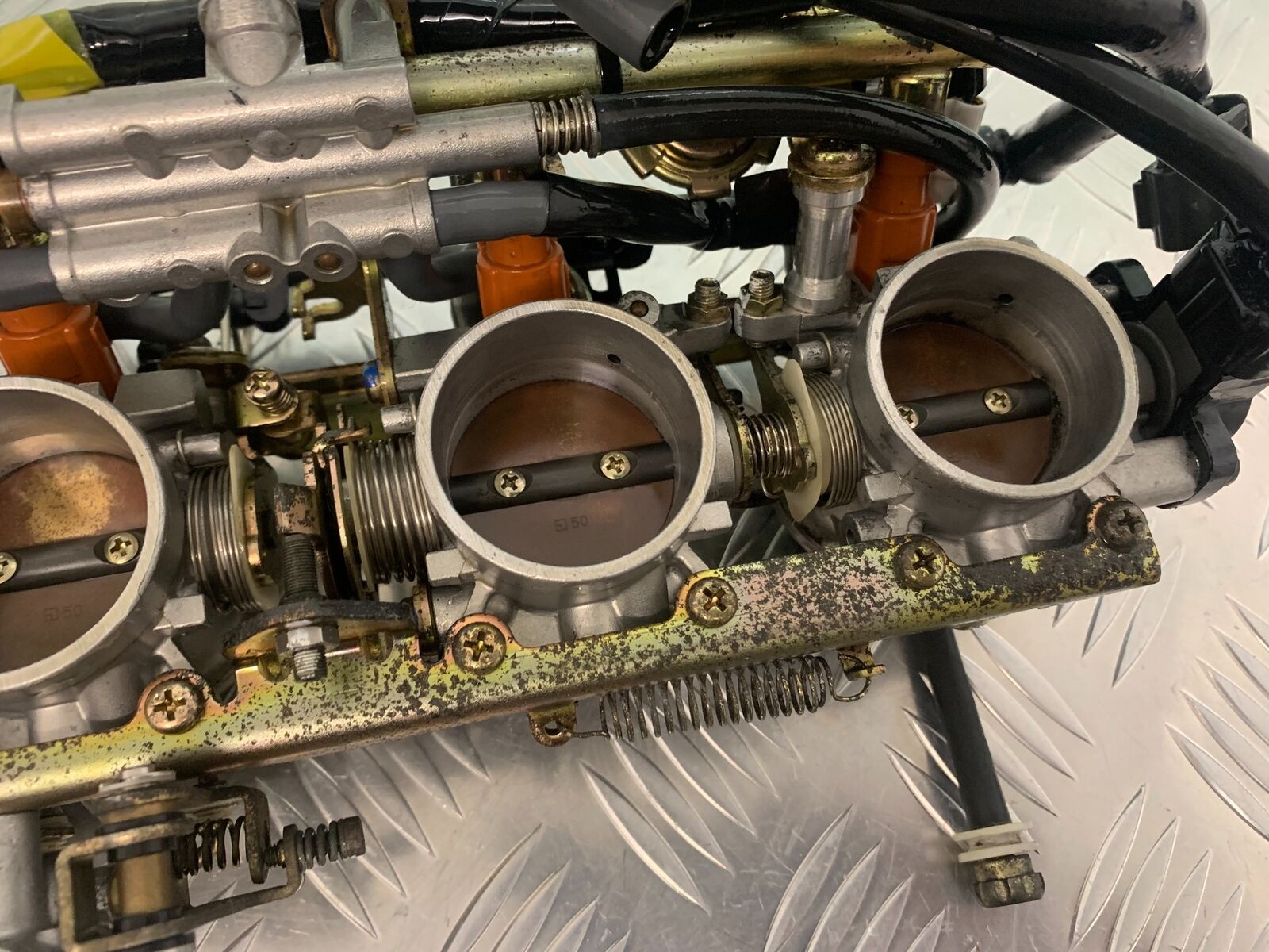 YAMAHA FJR1300 FJR 1300 THROTTLE BODIES  YEAR 2001-05 (STOCK 946)