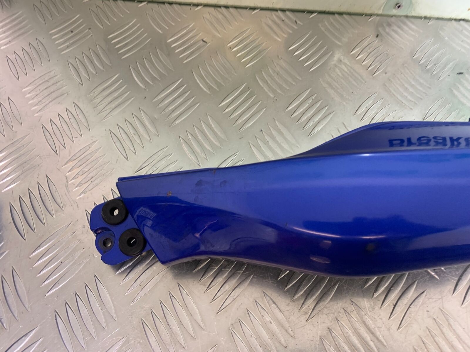 KAWASAKI ER5 ER 5 LEFT TAIL PIECE   YEAR 1997-2007 (CMB1003)