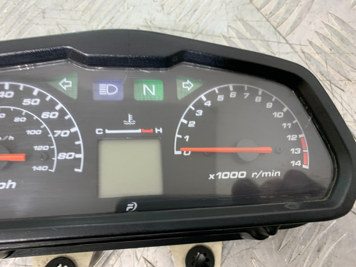 HONDA XL125 VARADERO CLOCKS SPEEDO DASH   YEAR 2001-2006  (CMB1304)