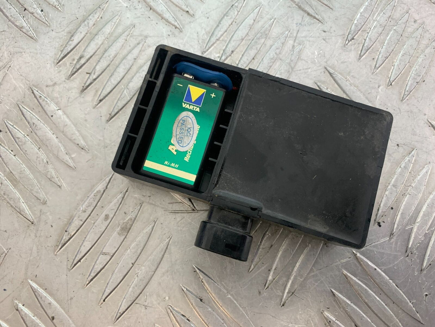 HARLEY DAVIDSON XL883 N IROD ALARM  YEAR 2020  (CMB1116)