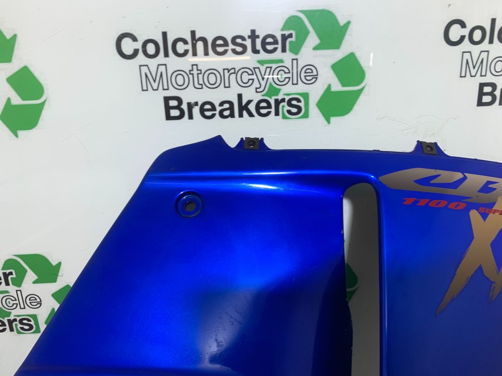 HONDA CBR1100 BLACKBIRD LEFT FAIRING PANEL  YEAR 1999-2005 (CMB1103)