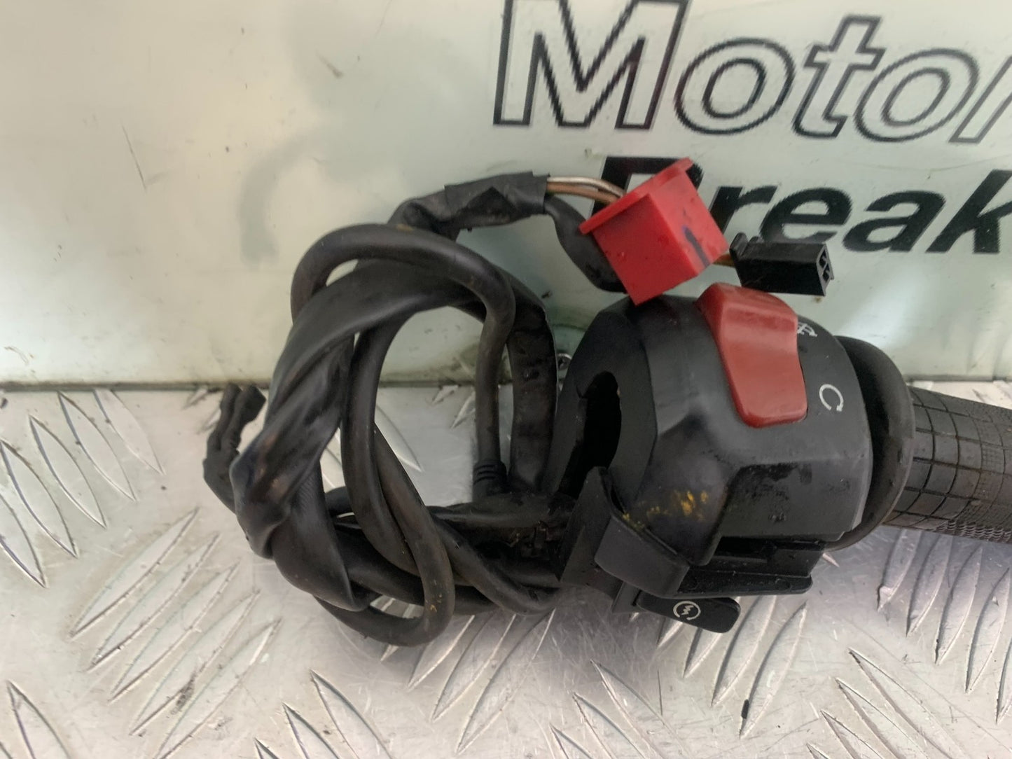 ROYAL ENFIELD HIMALAYAN 411 RIGHT SWITCH GEAR  YEAR 2018-2023 (CMB1279)