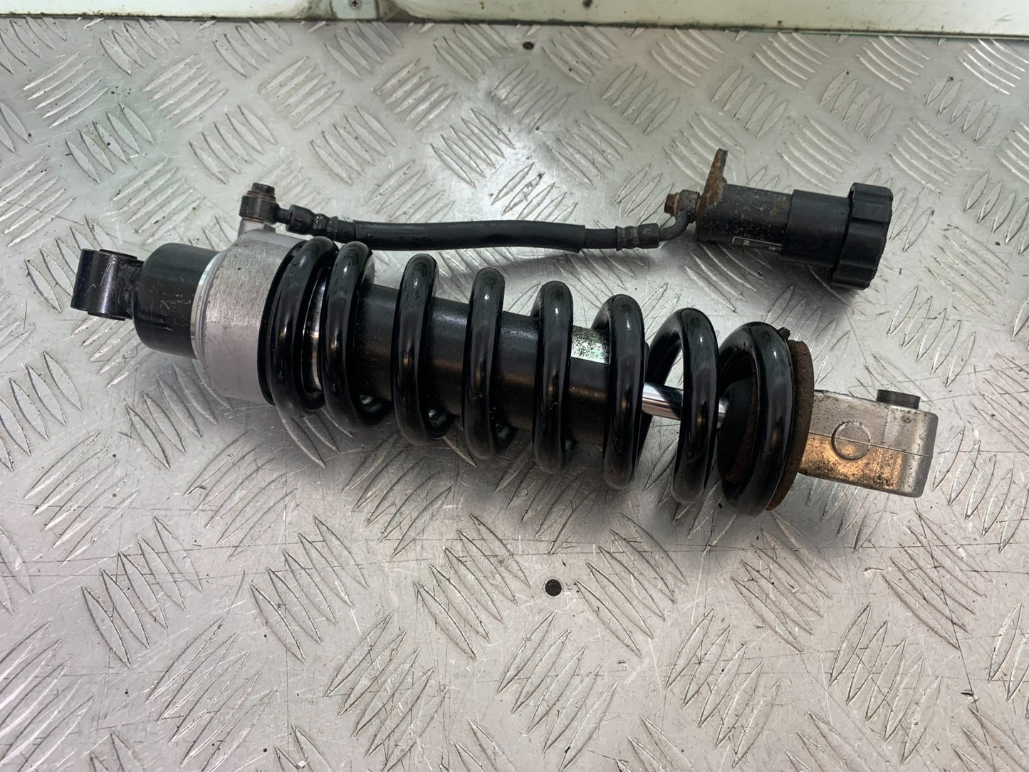 TRIUMPH 1050 SPRINT GT REAR SHOCK  YEAR 2010-2016 (CMB1250)