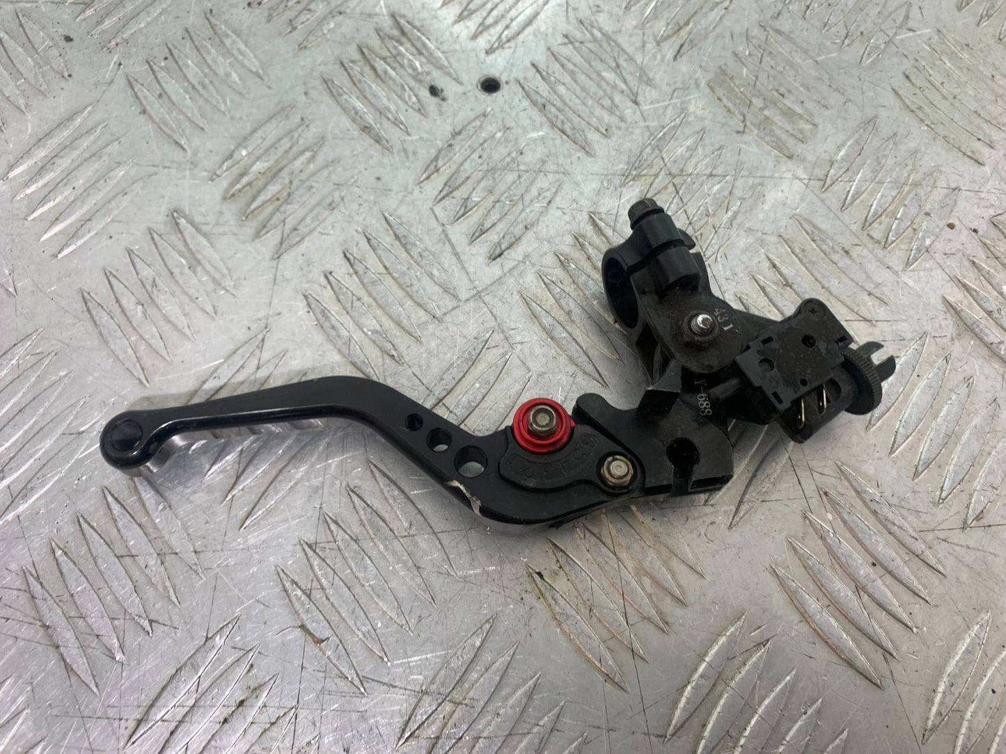HONDA CBR600 CBR 600 RR CLUTCH LEVER AND BRACKET   YEAR 2003-2004 CMB1173)