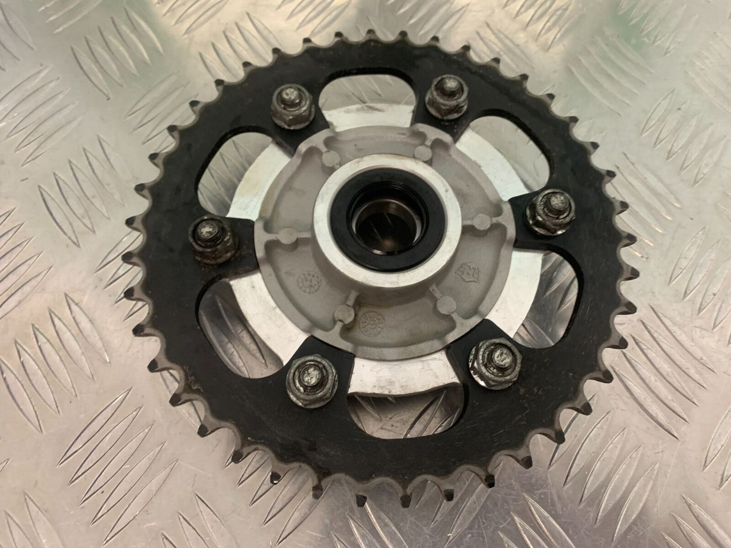 ROYAL ENFIELD 350 CLASSIC REAR SPROCKET CARRIER   YEAR 2022 (STOCK 967)