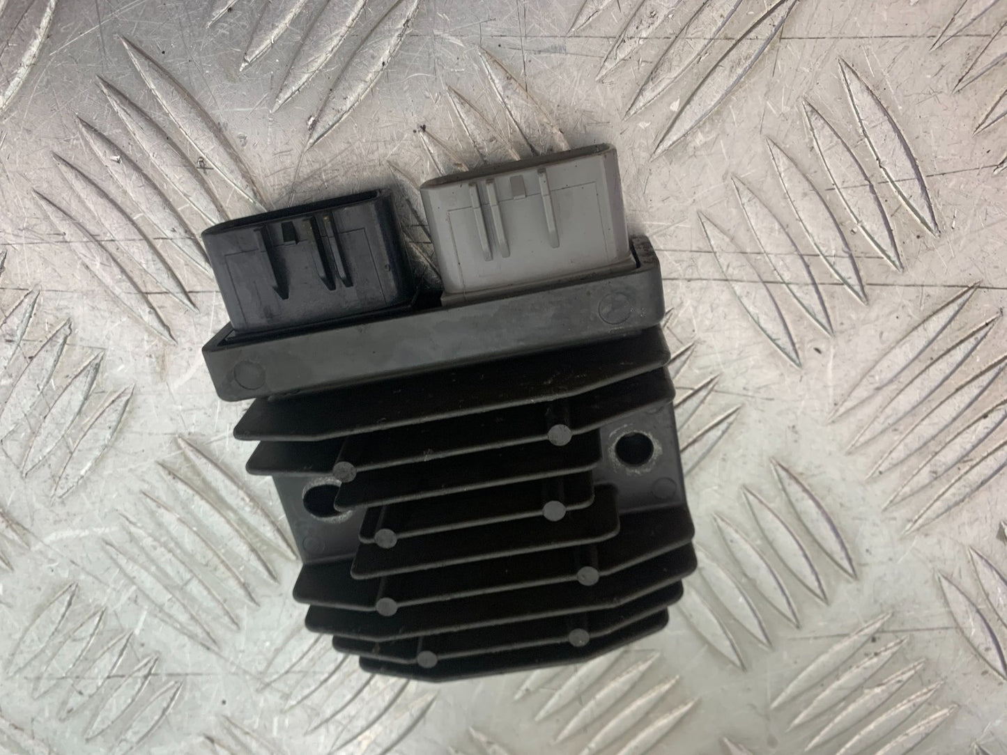 HONDA CB500 F CB500F REGULATOR   YEAR 2013-2015  (CMB1235)
