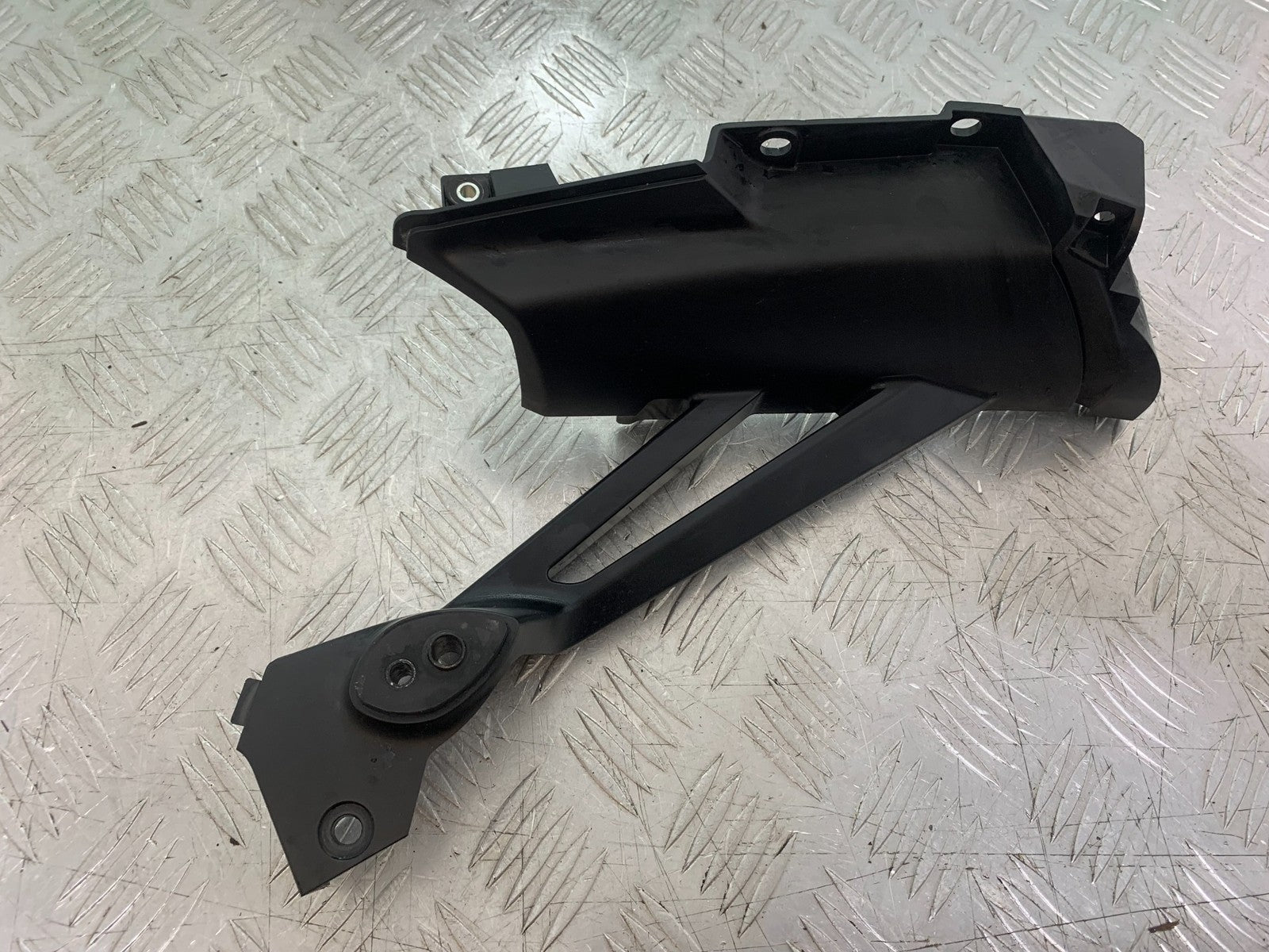 HONDA CBR1000 rr FIREBLADE RIGHT REAR INDICATOR MOUNT  2008-2011 (CMB1253)