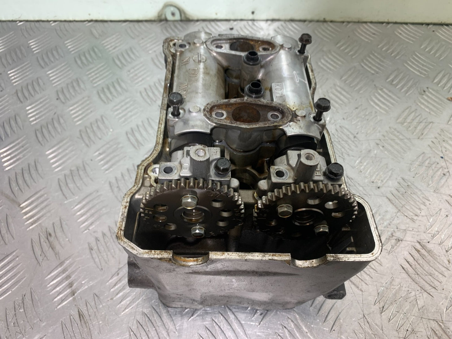 HONDA VFR800 PRE V-TEC FRONT CYLINDER HEAD  YEAR 1998-2001