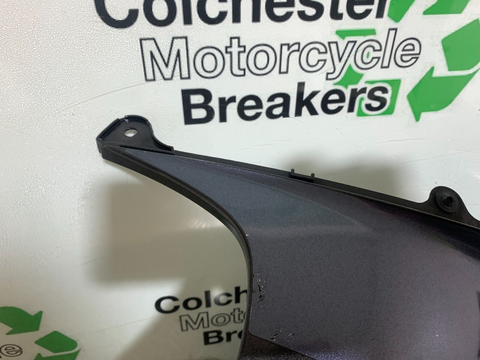 HONDA CBR 929 RRY FIREBLADE RIGHT LOWER FAIRING PANEL YEAR 2000-01 (CMB1094)