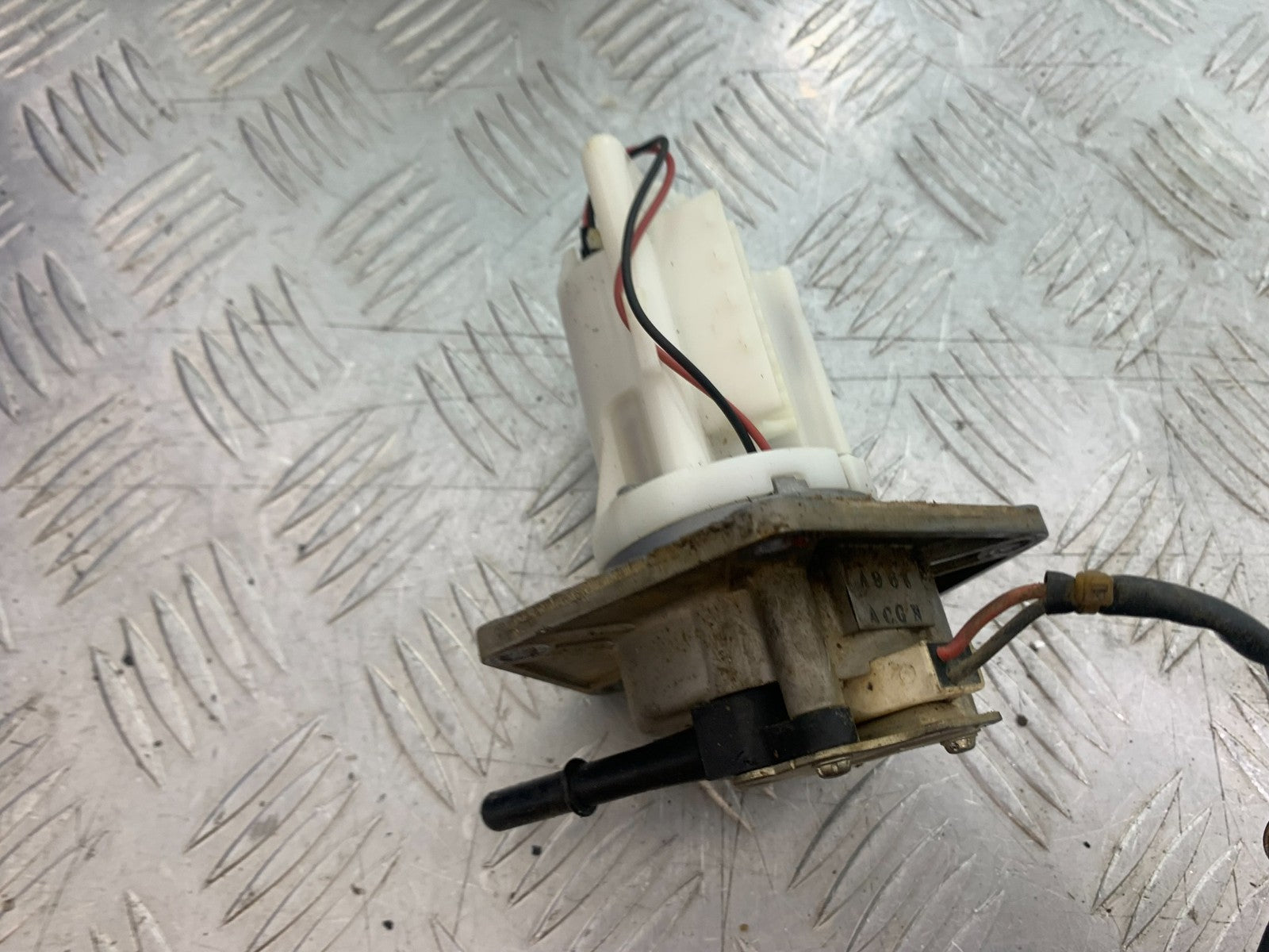 KAWASAKI KXF450 KXF 450 PETROL PUMP  YEAR 2013 CMB1217)