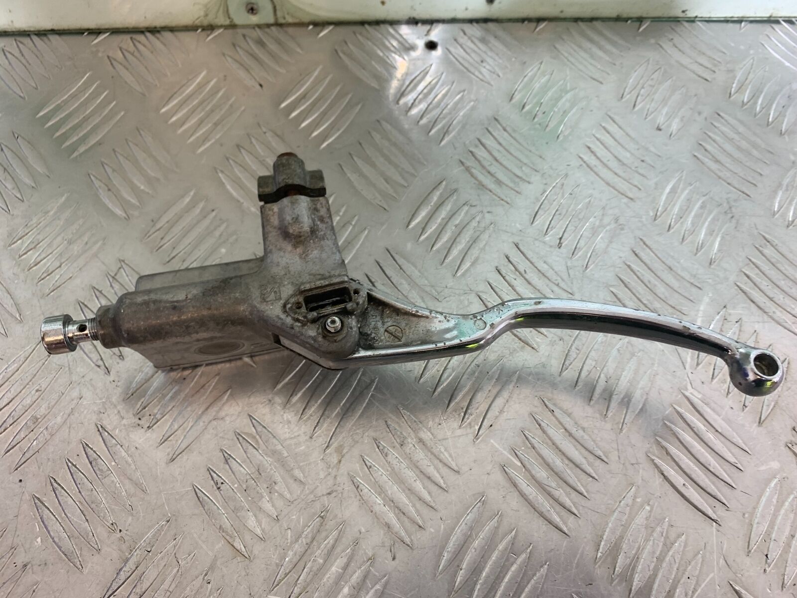 SUZUKI VS1400 VS 1400 INTRUDER BRAKE MASTER CYLINDER  YEAR 1988 (CMB1077)