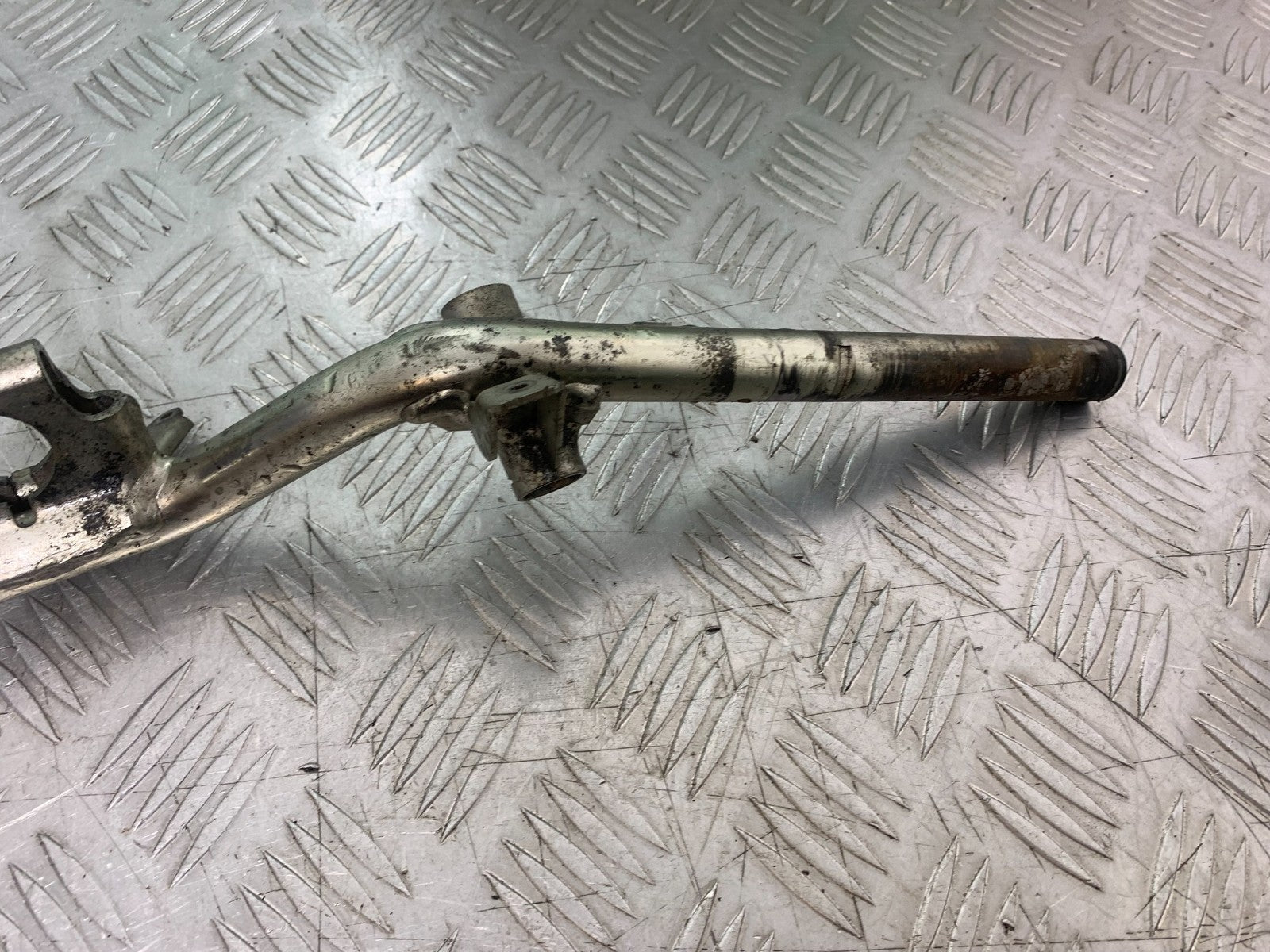 PIAGGIO VESPA GTS 125 HANDLEBARS   YEAR 2009-2014  (CMB1261)