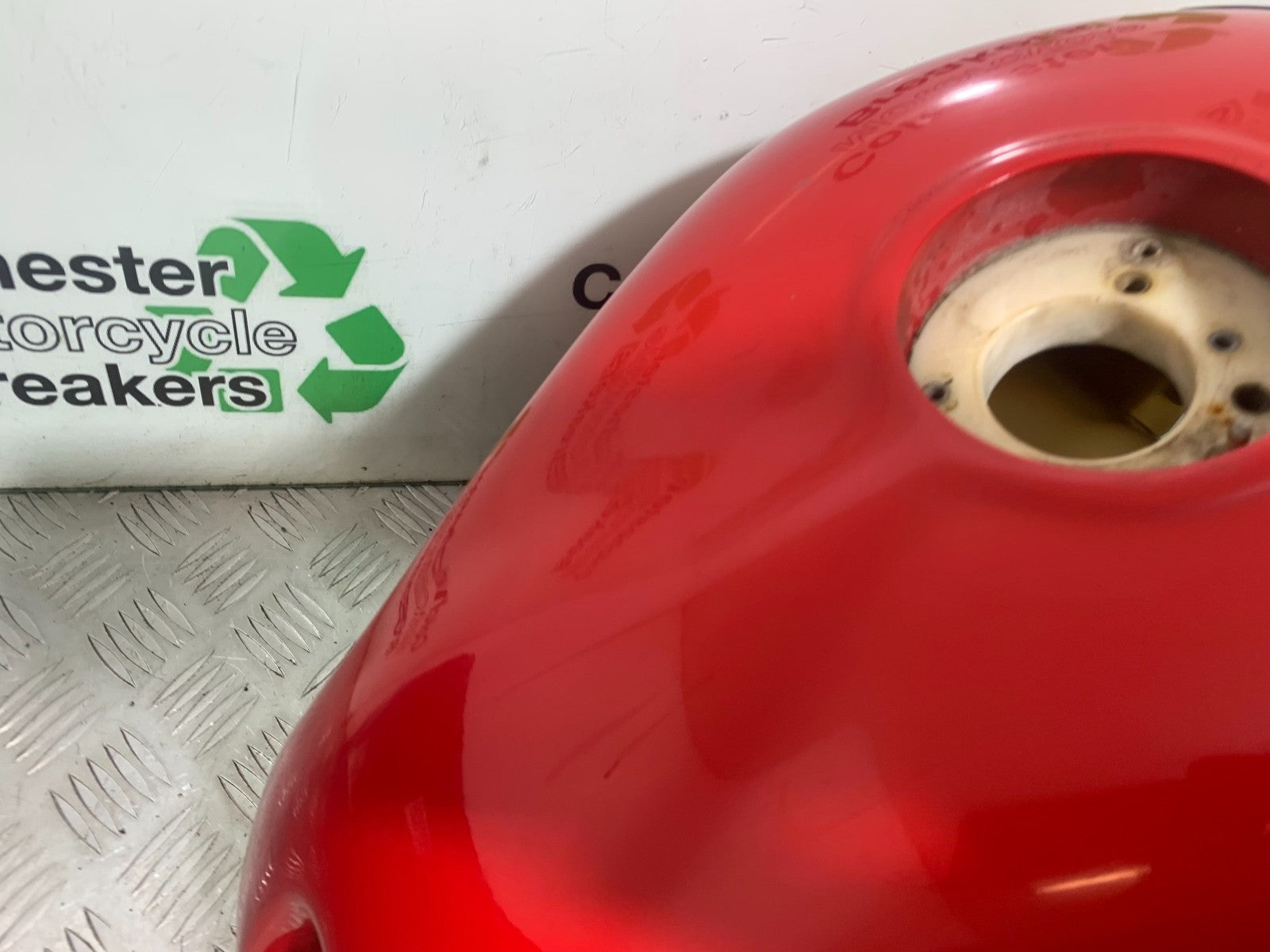 TRIUMPH 955i SPRINT ST PETROL TANK   1999-2004 (CMB1176)