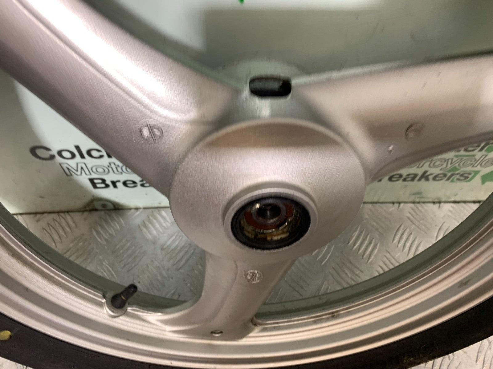 HONDA XL125 VARADERO FRONT WHEEL  YEAR 2001-2006  (CMB1304)