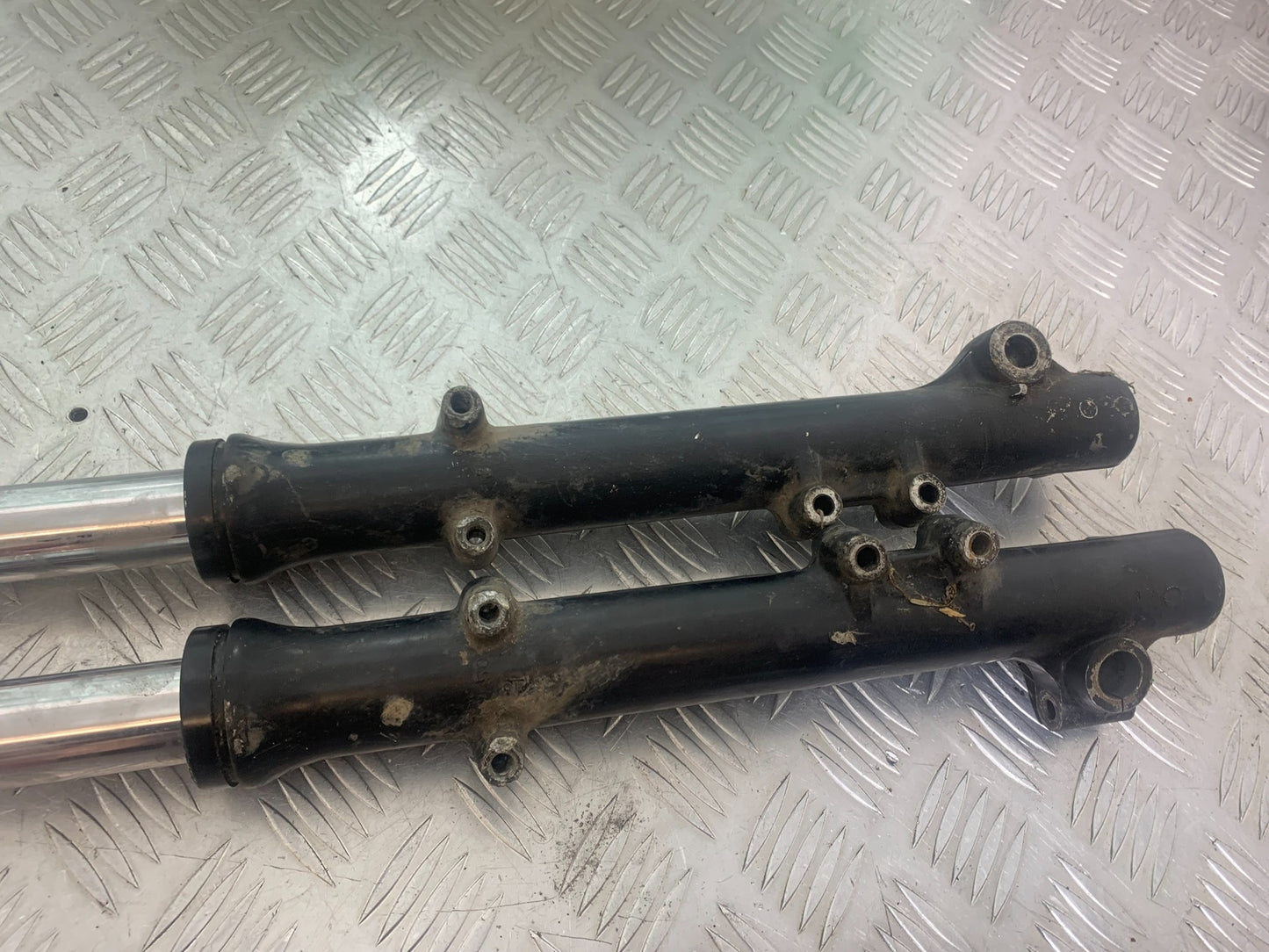 KAWASAKI GT550 GT 550 FORKS YEAR 1984-87 (CMB1141)