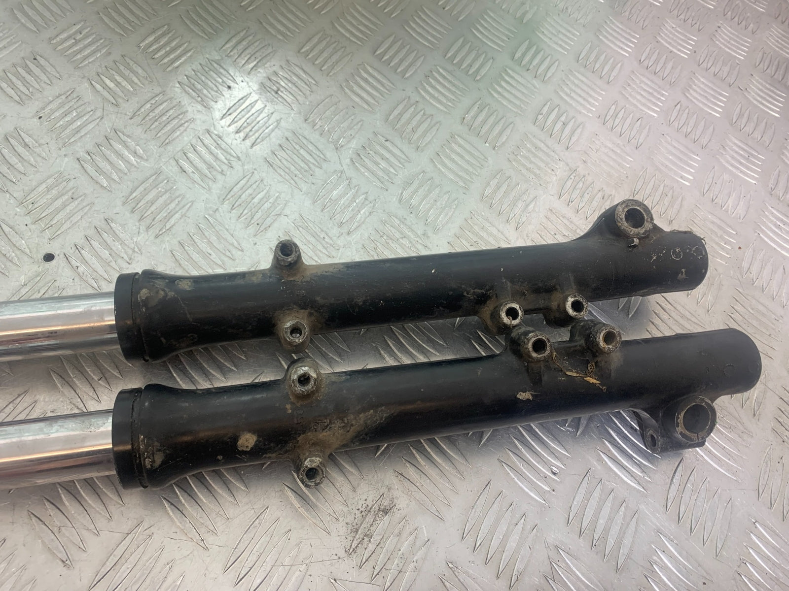 KAWASAKI GT550 GT 550 FORKS YEAR 1984-87 (CMB1141)