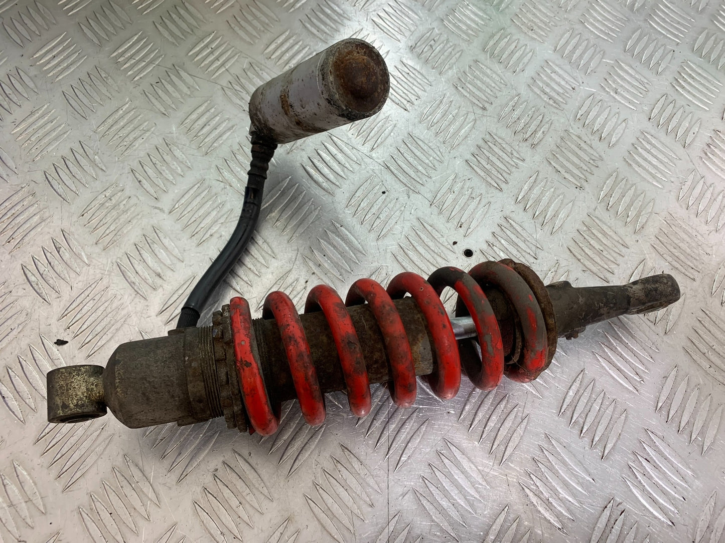 TRIUMPH T509 SPEED TRIPLE REAR SHOCK  YEAR 1997-1998 (CMB1144)