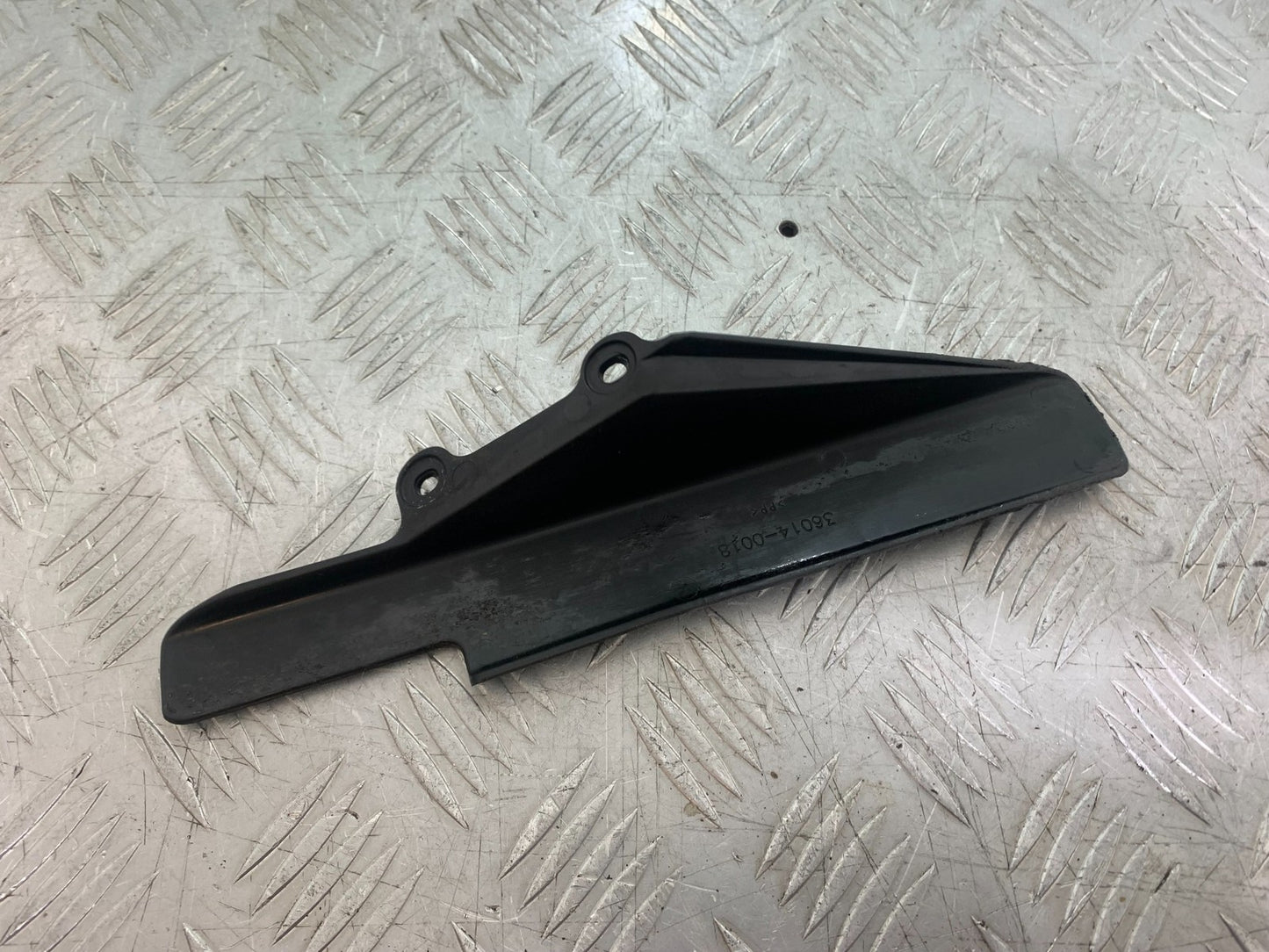 KAWASAKI 650 VERSYS CHAIN GUARD  YEAR 2015-2018 (CMB1288)