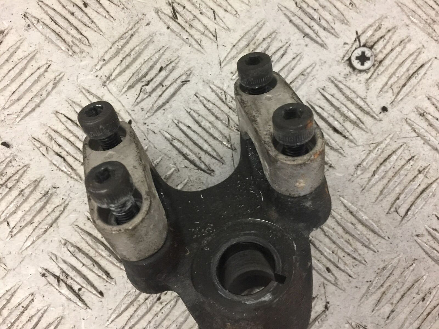 YAMAHA XMAX 125 XMAX-125 HANDLEBAR CLAMP YEAR 2012 (STOCK 689)