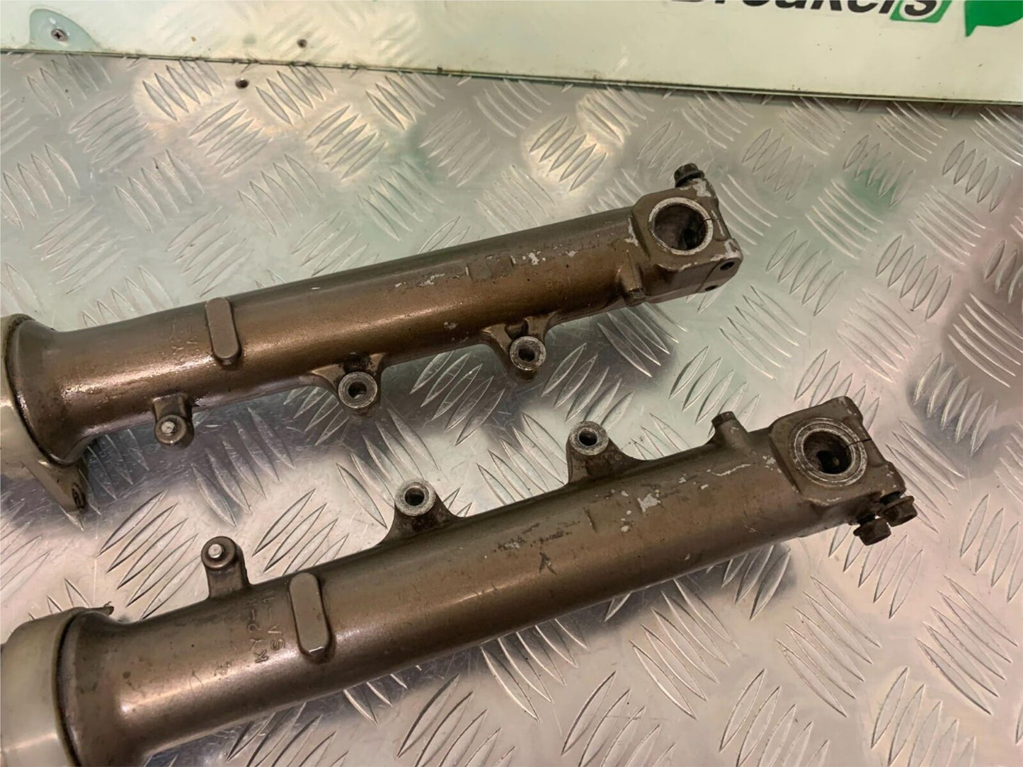 HONDA CBR 400 NC23 TRI-ARM FORKS   YEAR YEAR 1987-89 (STOCK 969)