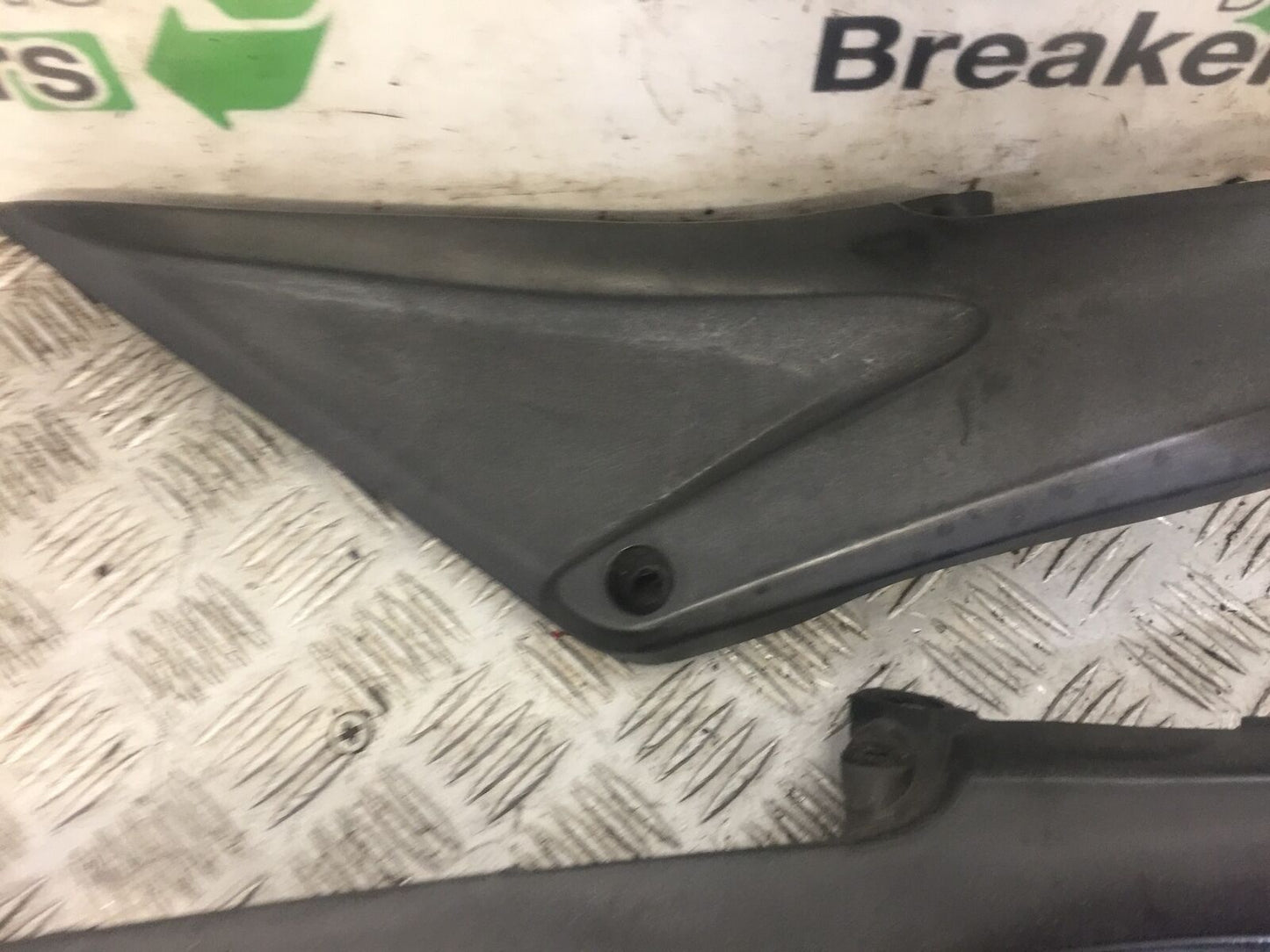 HONDA CBR600 RR CBR 600 RR LEFT & RIGHT SIDE INFILLS  YEAR 2006 (STOCK 489)