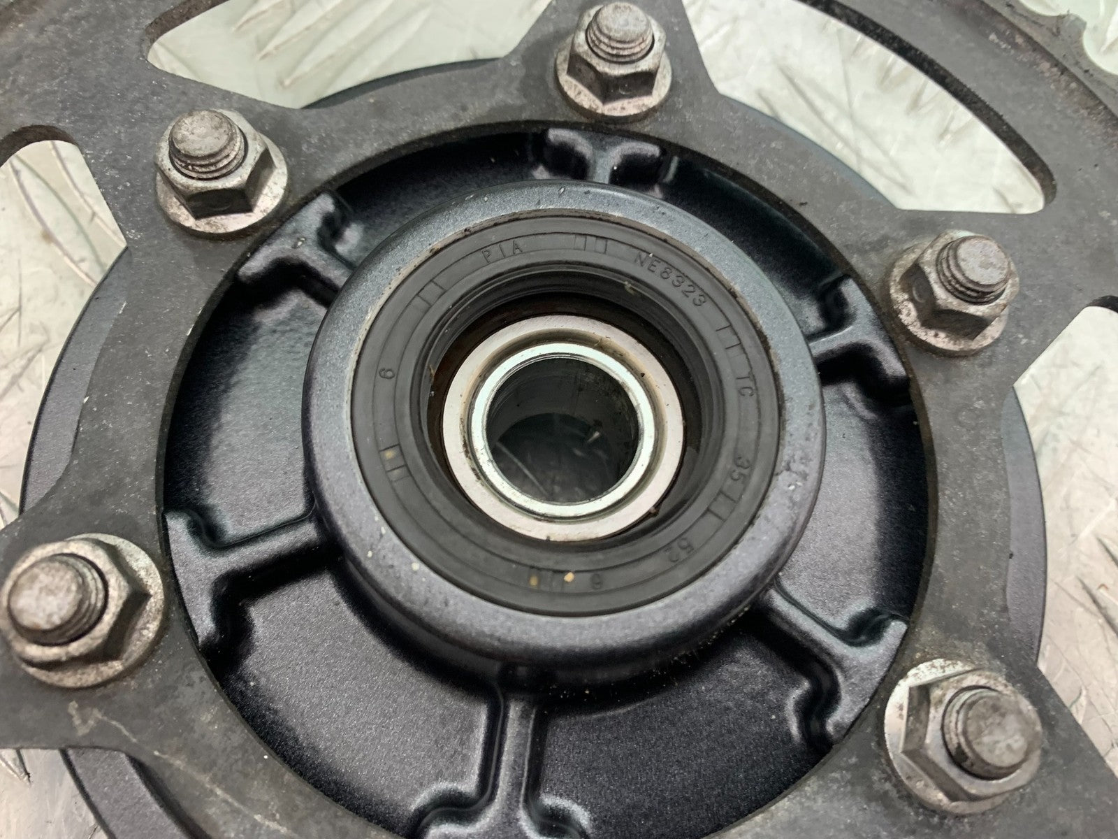 TRIUMPH 675 STREET TRIPLE RX SPROCKET CARRIER  2015- 2017 (CMB1299)