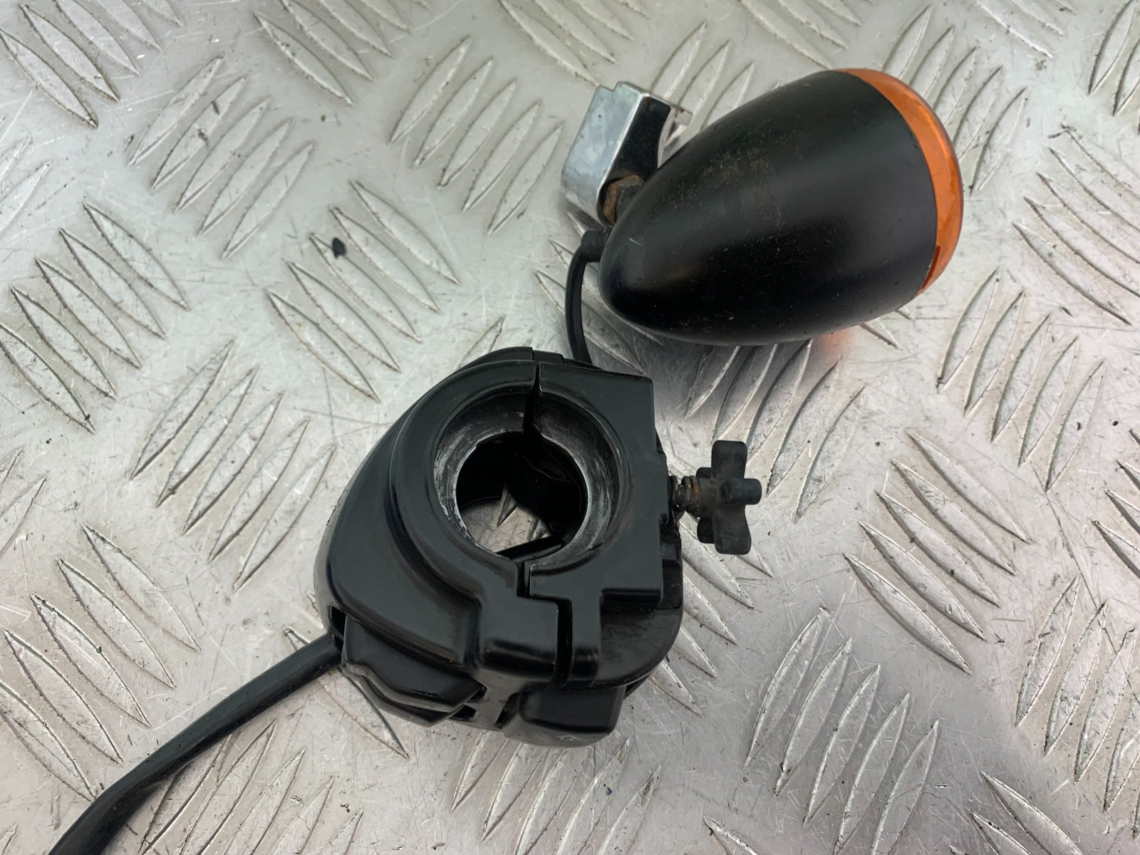 HARLEY DAVIDSON FXS BLACKLINE 1585 RIGHT SWITCH GEAR  YEAR 2012 (CMB1147)