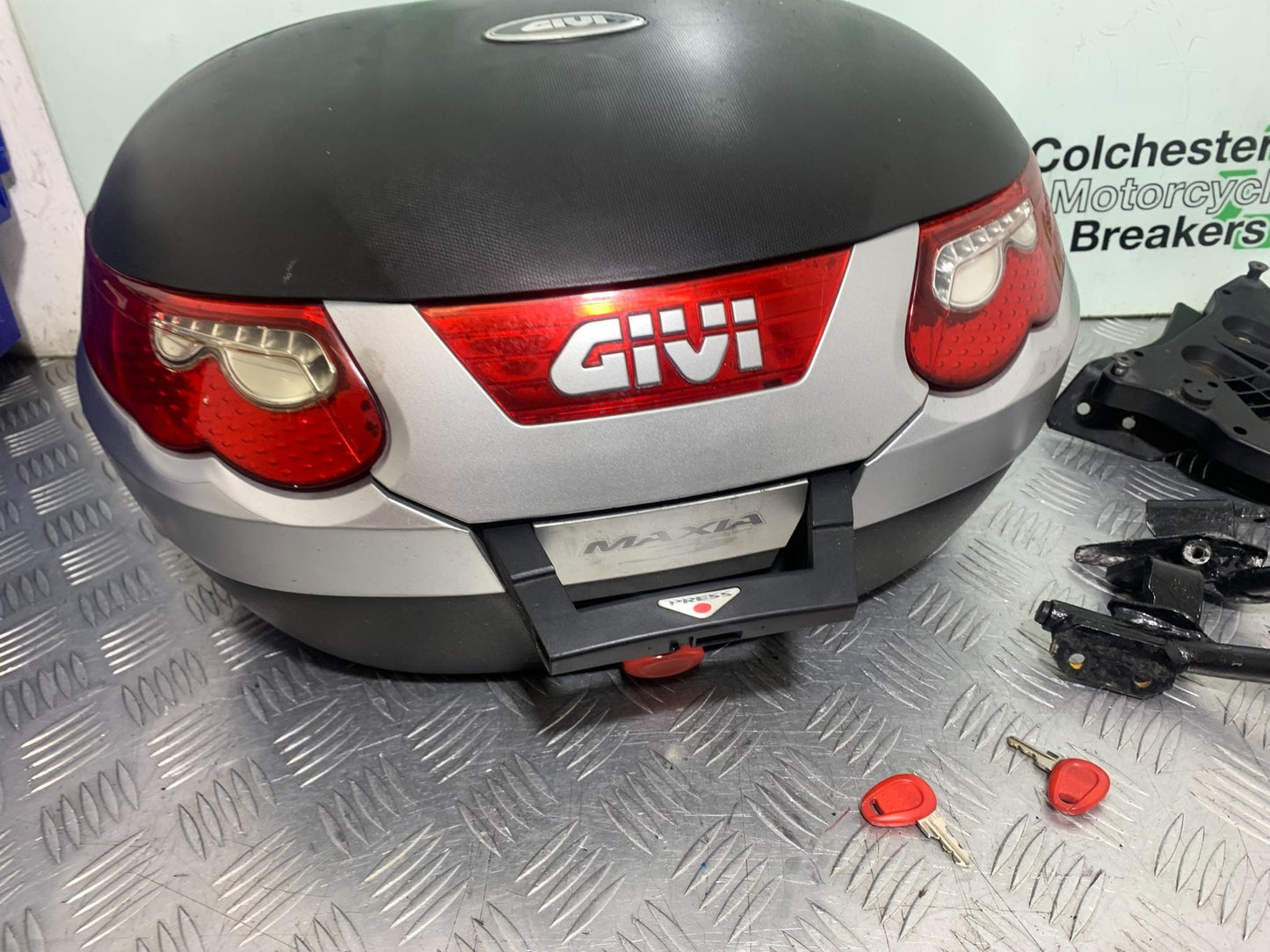 BMW K1300 S K 1300 S GIVI TOP BOX AND RACK  YEAR 2009-16 (CMB1216)