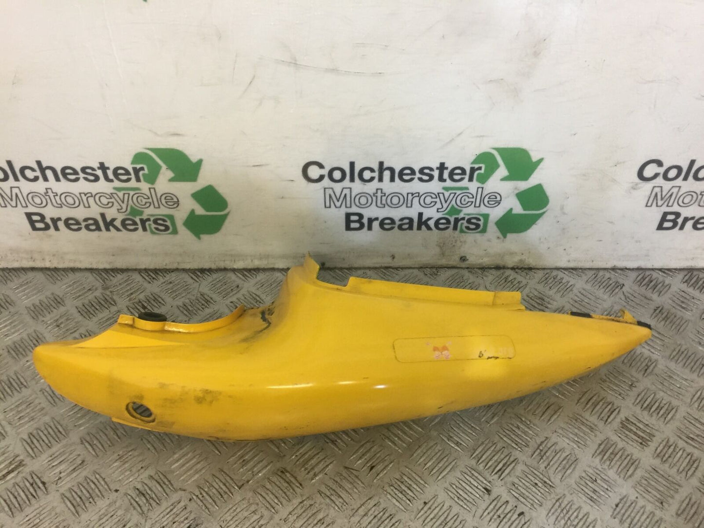 SUZUKI SV650 SV 650 LEFT SEAT PANEL  YEAR 1999 (STOCK 681)