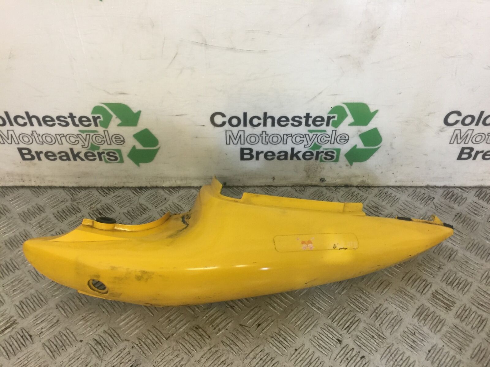 SUZUKI SV650 SV 650 LEFT SEAT PANEL  YEAR 1999 (STOCK 681)