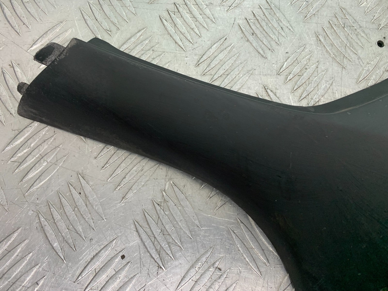 HONDA CB600 CB 600 HORNET RIGHT SEAT PANEL   YEAR 1998-2002 (CMB1297)