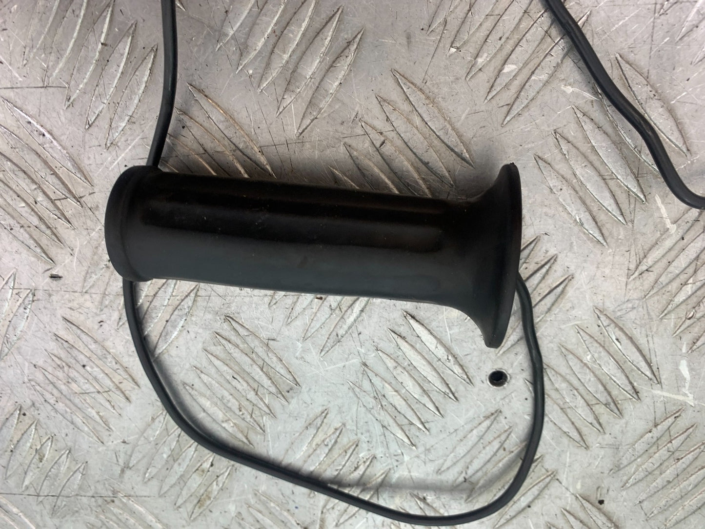 TRIUMPH 1050 SPRINT ST LEFT HEATED GRIP  2004-2007 (CMB1197)